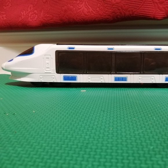 Electronic Toy Train Car - plays music and moves on its own - Picture 1 of 4
